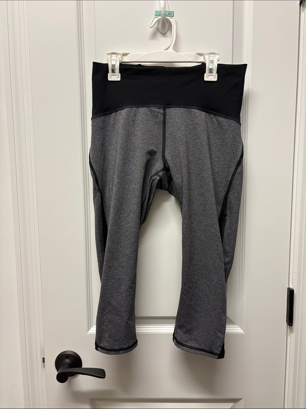 Like new Lululemon pants size 8